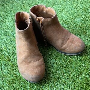Girls’ Cat & Jack Boots Size 10